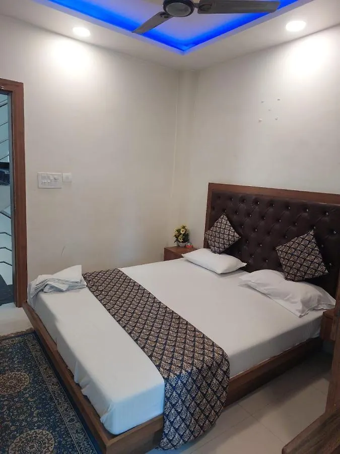 Contatti di Chandra Home Stay